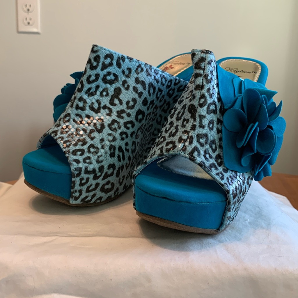 Statement Maker Platforms! Never Worn